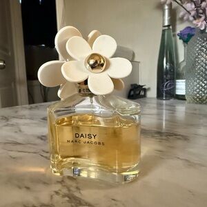 Daisy by Marc Jacobs perfume